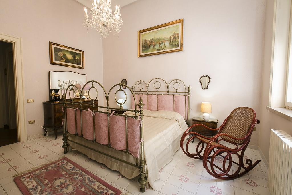 La Casa Della Zia Armenia Hotell Marsala Rum bild